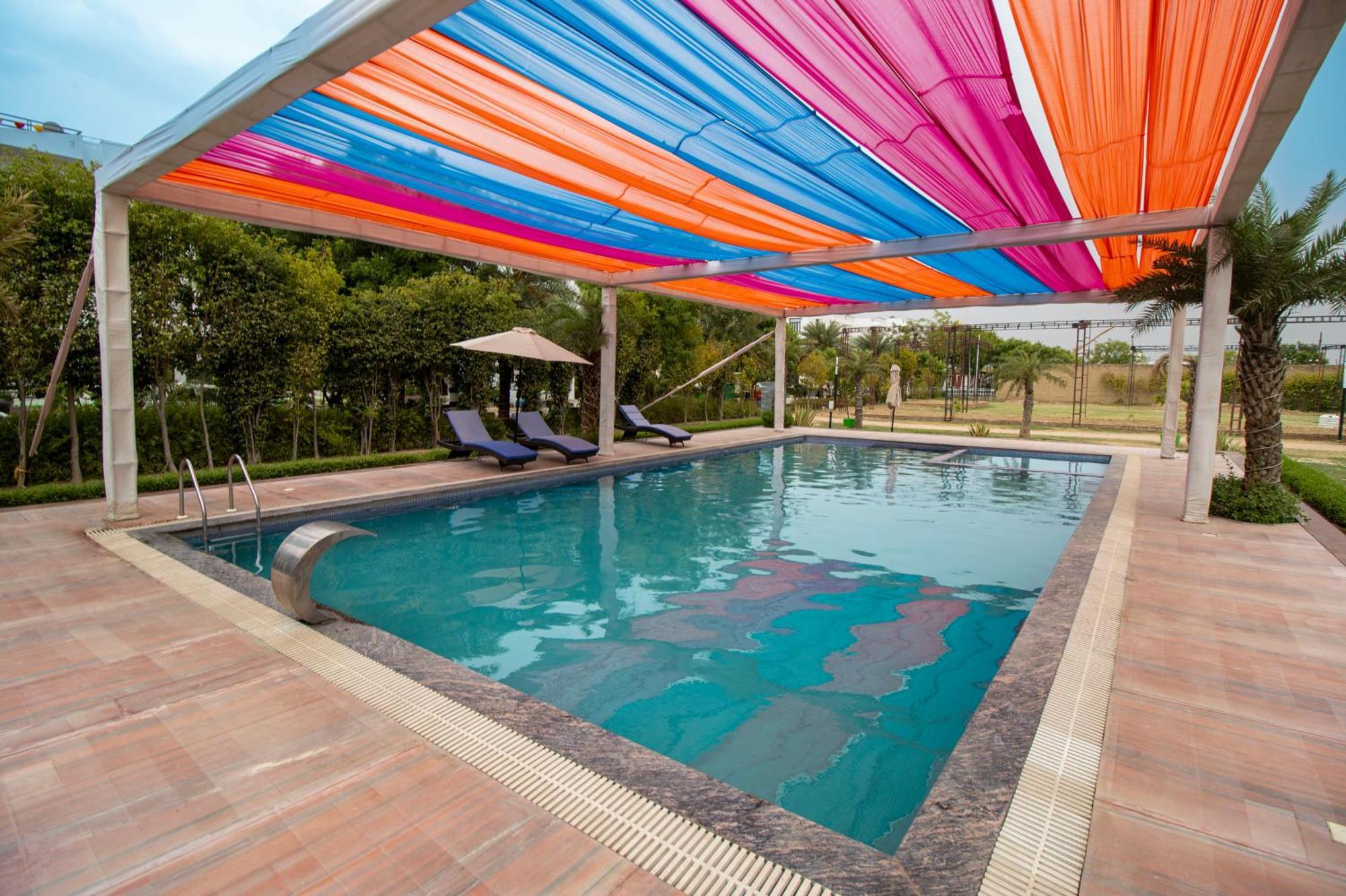 Elegance Resort Vrindāvan Екстериор снимка