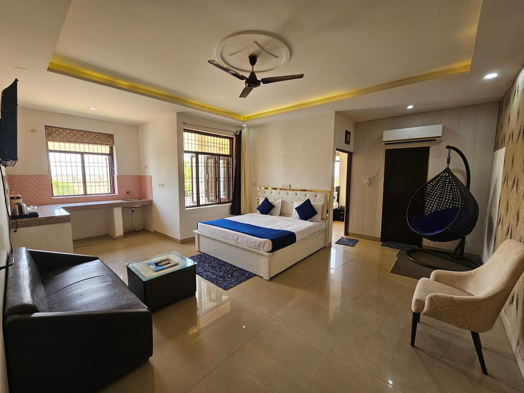 Elegance Resort Vrindāvan Екстериор снимка