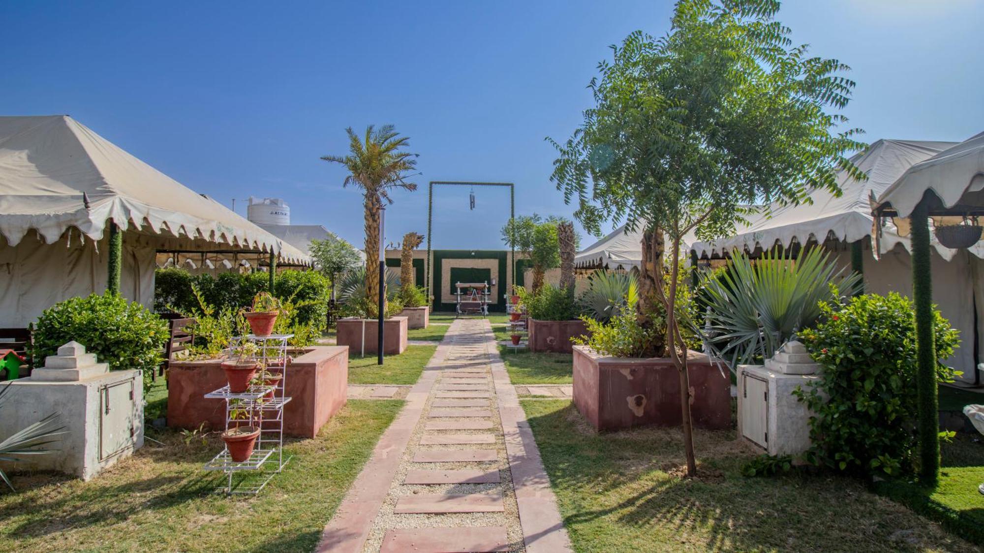 Elegance Resort Vrindāvan Екстериор снимка