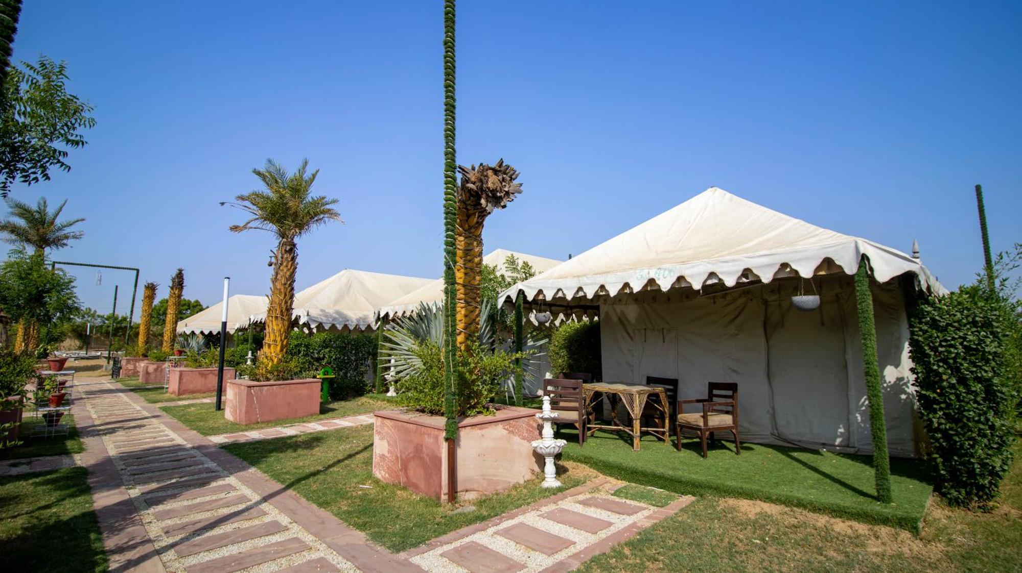 Elegance Resort Vrindāvan Екстериор снимка
