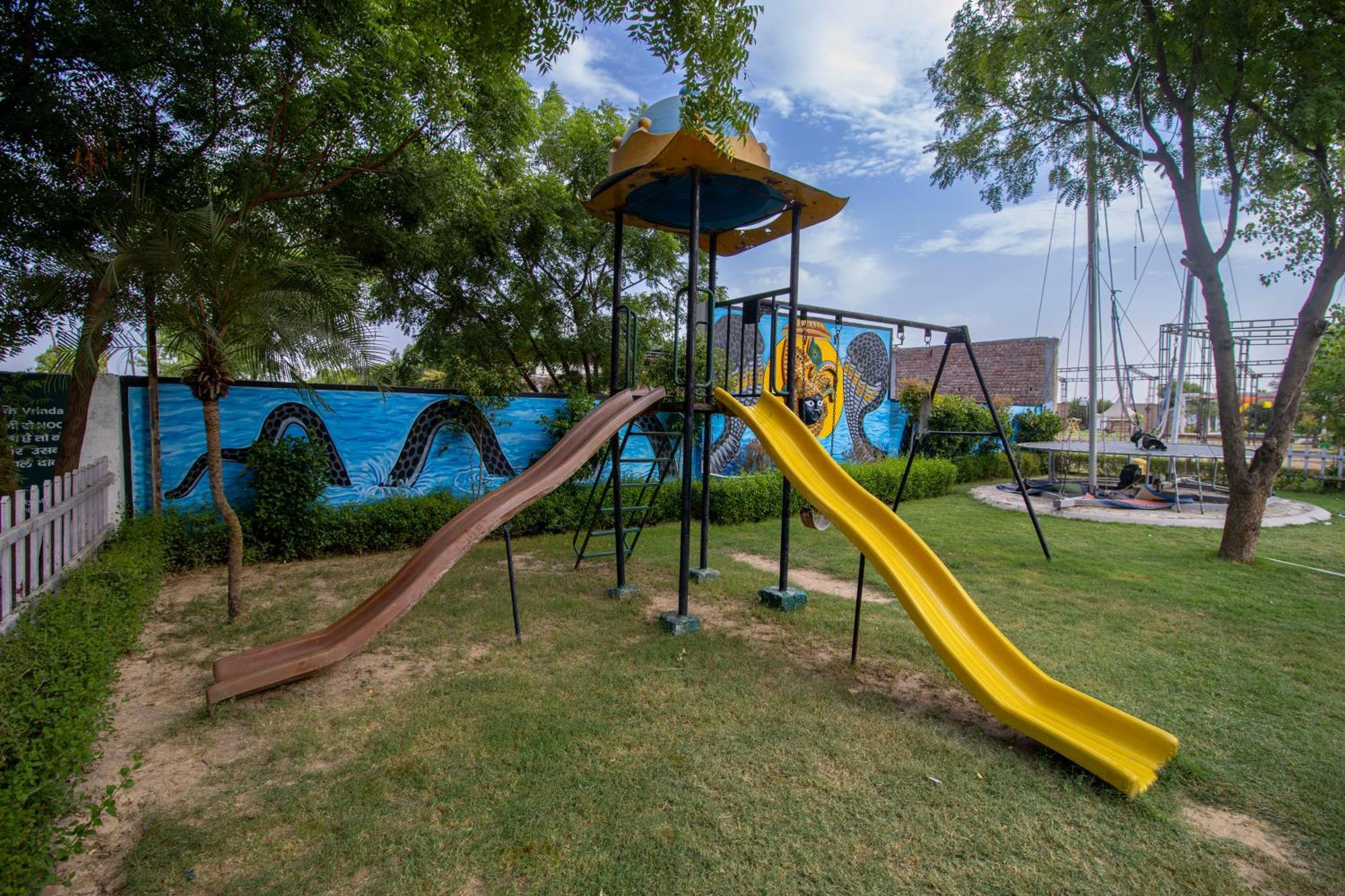 Elegance Resort Vrindāvan Екстериор снимка