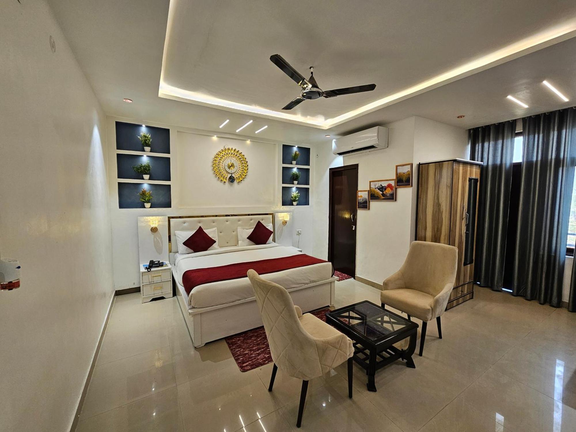 Elegance Resort Vrindāvan Екстериор снимка
