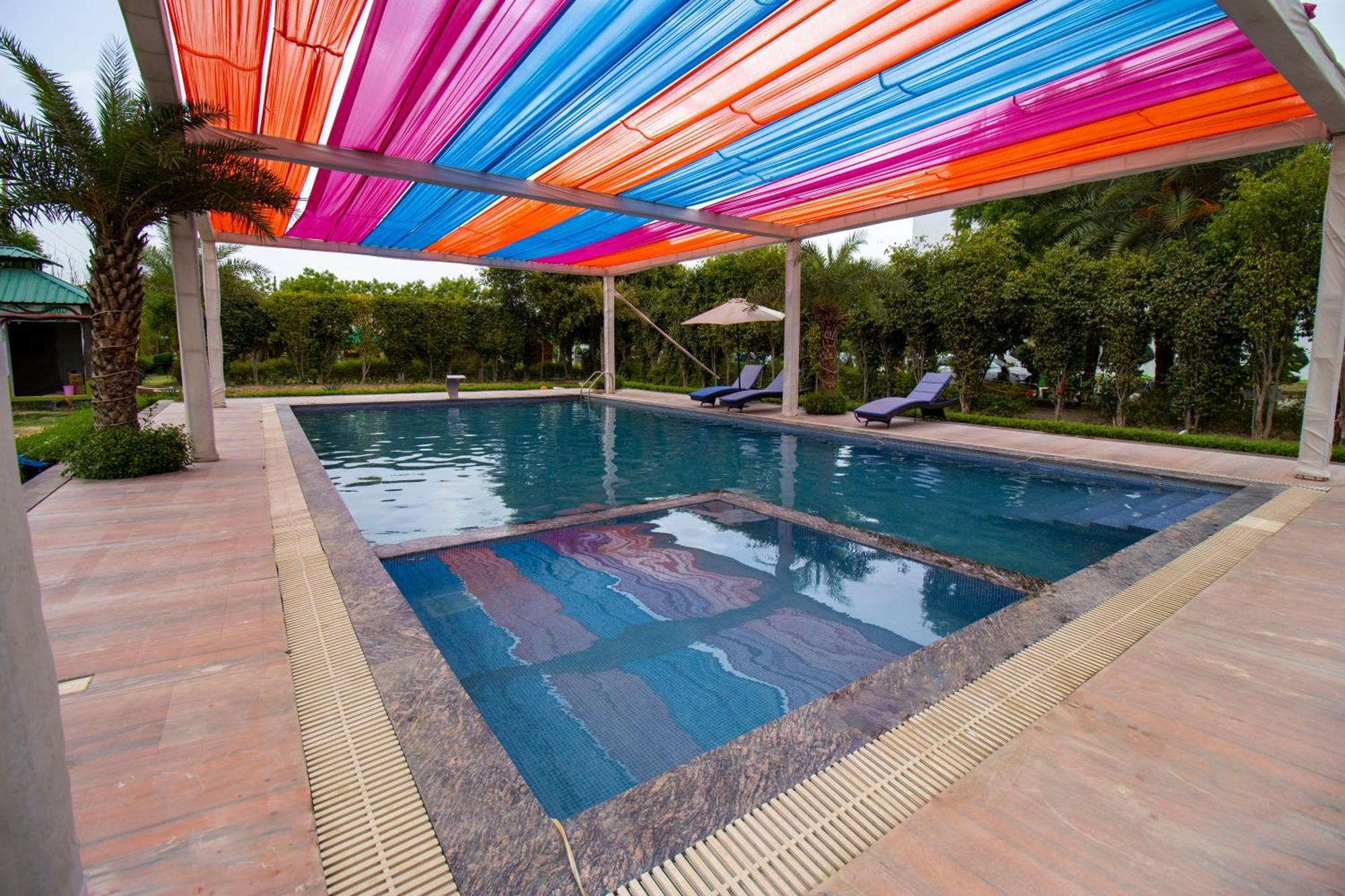 Elegance Resort Vrindāvan Екстериор снимка