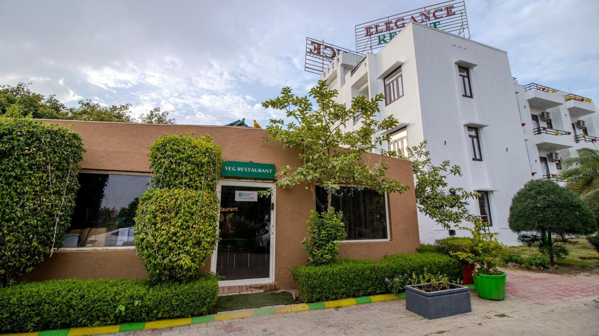 Elegance Resort Vrindāvan Екстериор снимка