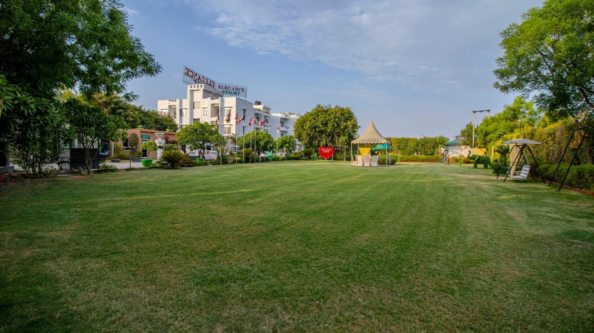 Elegance Resort Vrindāvan Екстериор снимка