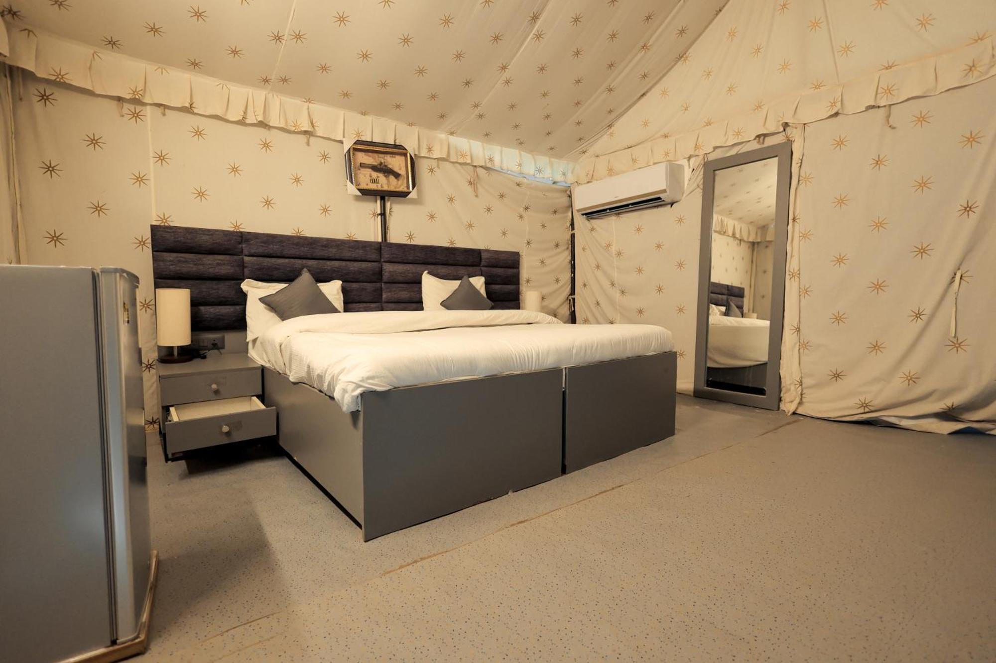Elegance Resort Vrindāvan Екстериор снимка