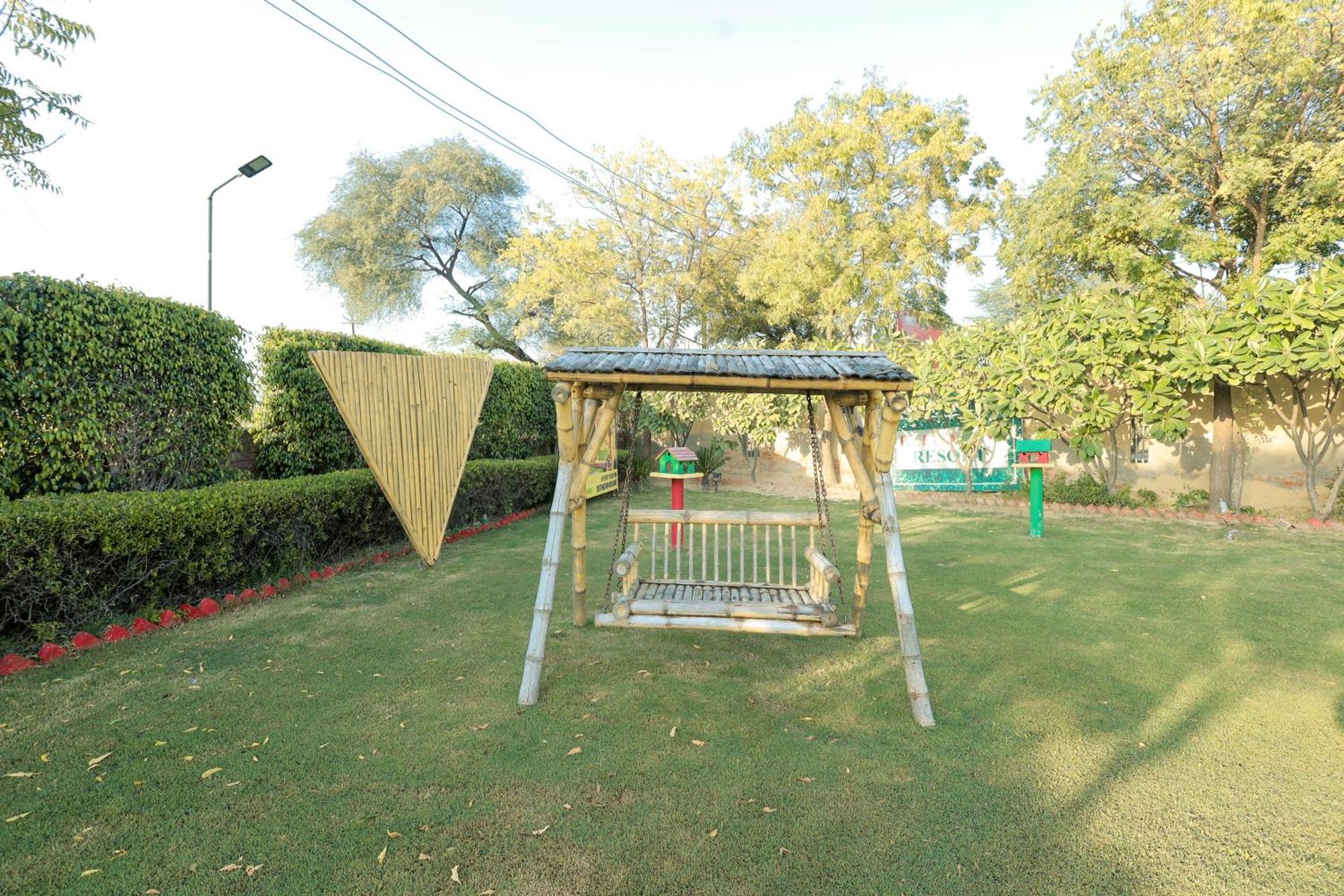 Elegance Resort Vrindāvan Екстериор снимка